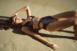 Black Lurex Underwired Triangle Bikini Top - Top Curves Preto Lurex -Agua de Coco Shop top blueman top curves preto lurex 2