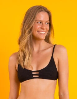 Top Bora-black Bra-trio -Agua de Coco Shop top riodesol top bora black bra trio 3